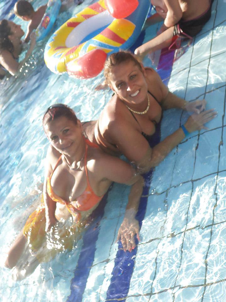 20P Mom and not her daughter in bikini 2