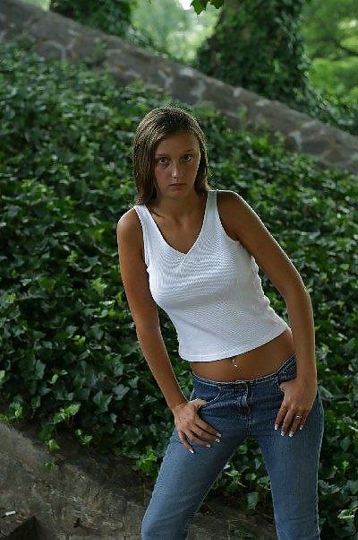 8P Non nude 1