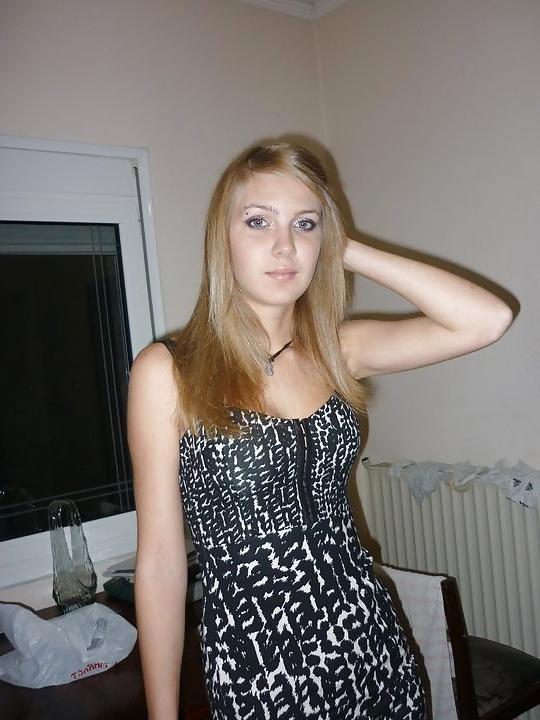 25P Greek Teen Girls