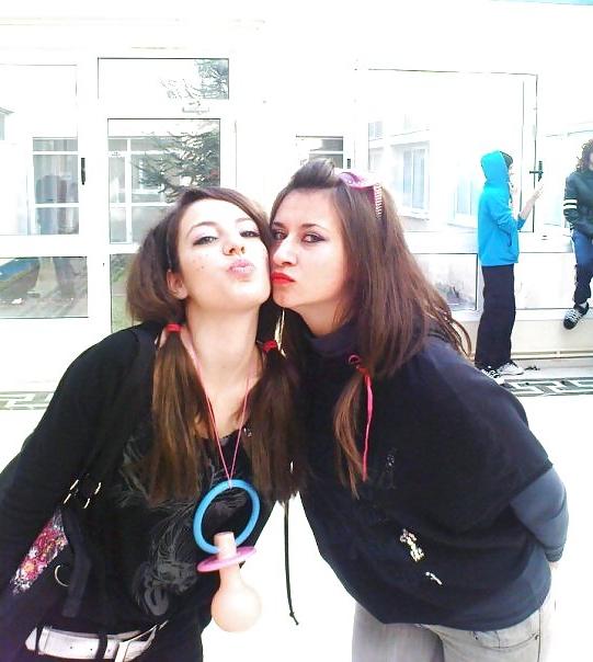 25P Greek Teen Girls