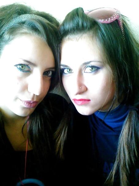 25P Greek Teen Girls
