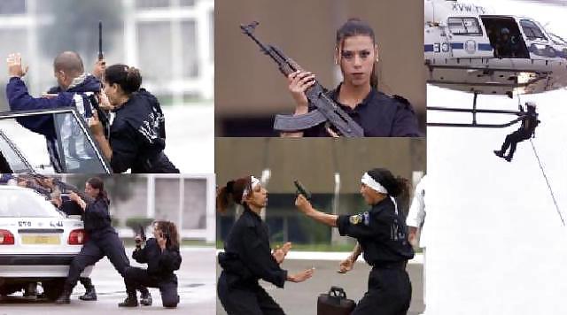 25P Frauen in Uniform