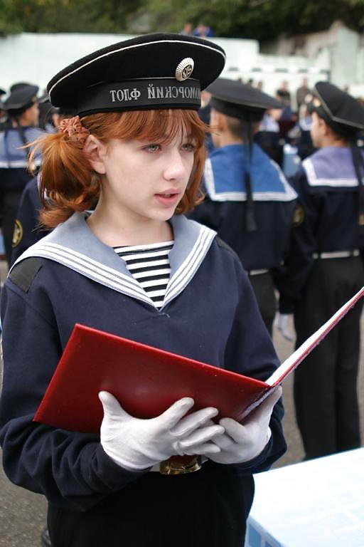 25P Frauen in Uniform