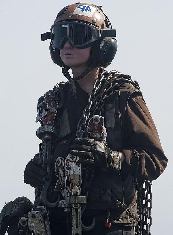 25P Frauen in Uniform