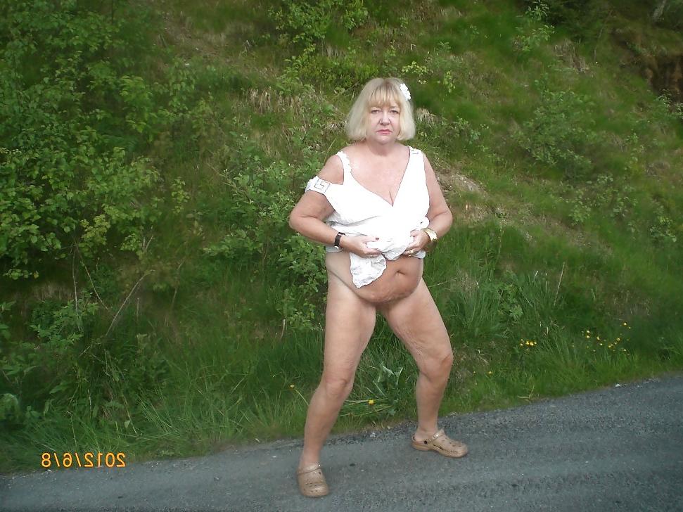 22P Sexy old lady! Amateur!