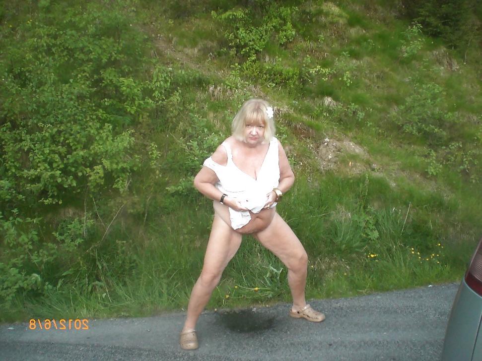 22P Sexy old lady! Amateur!