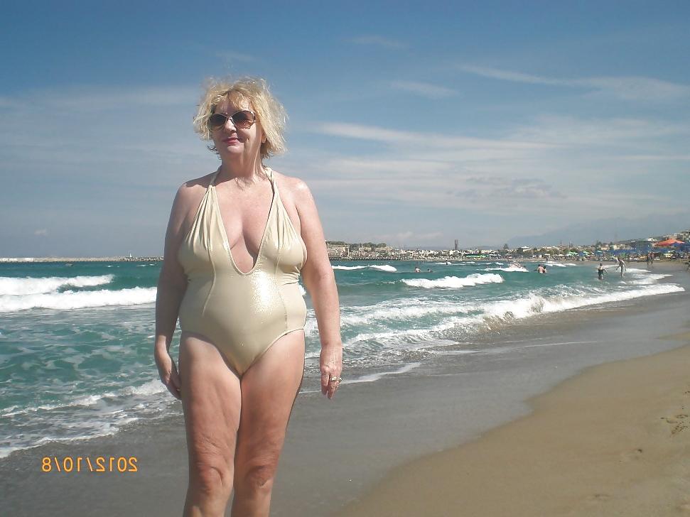 22P Sexy old lady! Amateur!