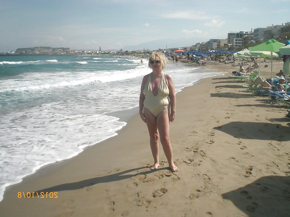 22P Sexy old lady! Amateur!