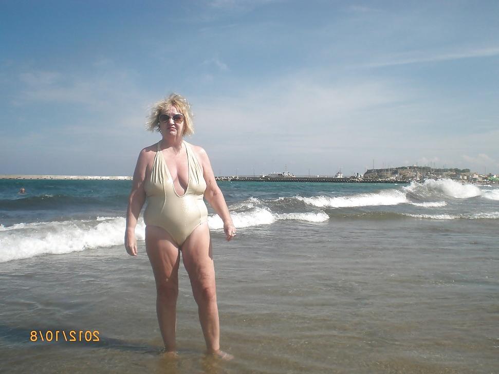 22P Sexy old lady! Amateur!