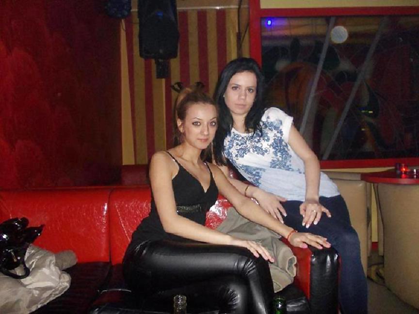 6P Romanian girl: Andree