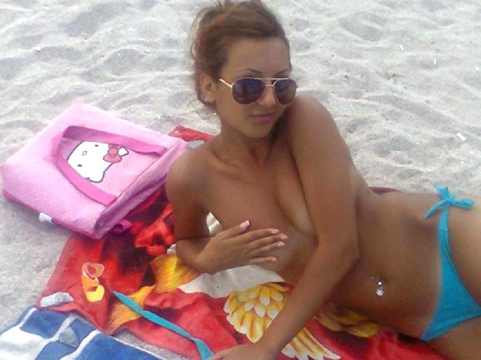 6P Romanian girl: Andree