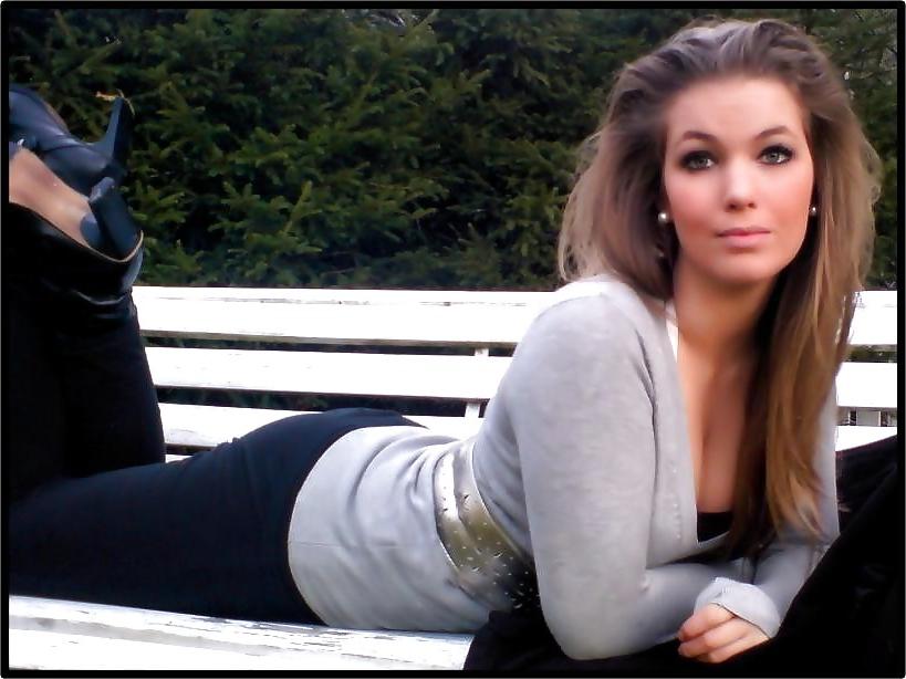 25P Norwegian Girls