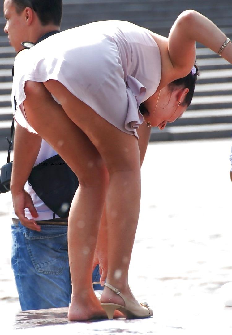 25P Hot Wives Showing Panties With Upskirts