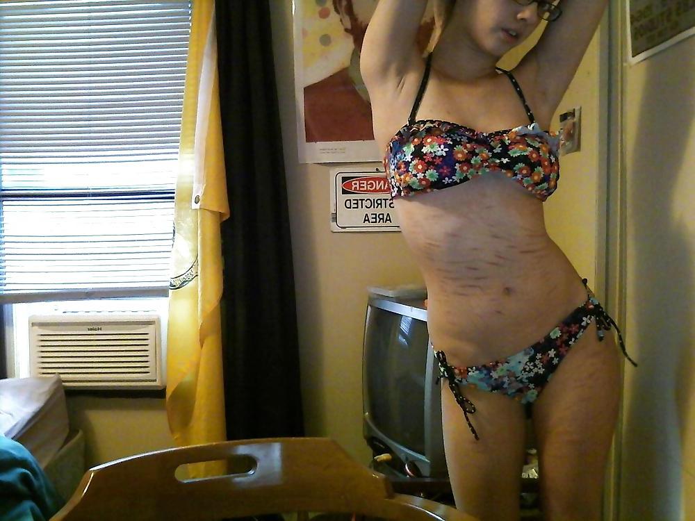 19P Sweet teen daughter nudie selfshots