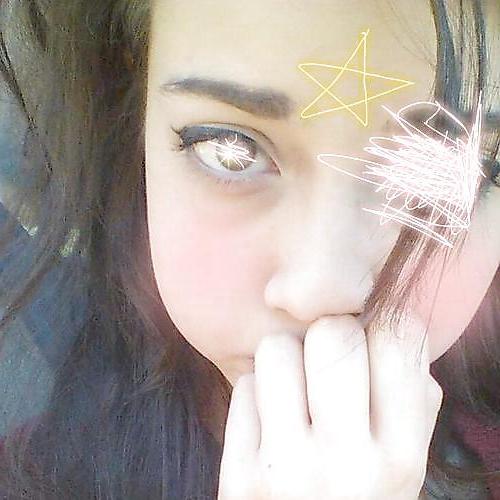 19P Sweet teen daughter nudie selfshots