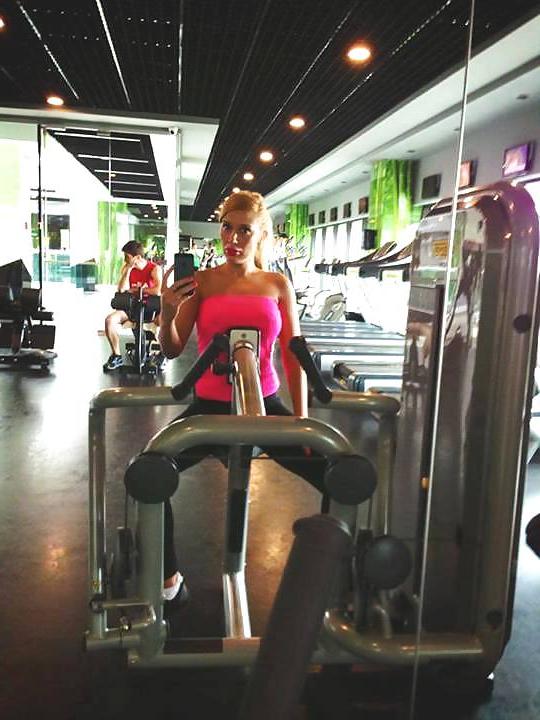 25P Romanian milf: Iulia