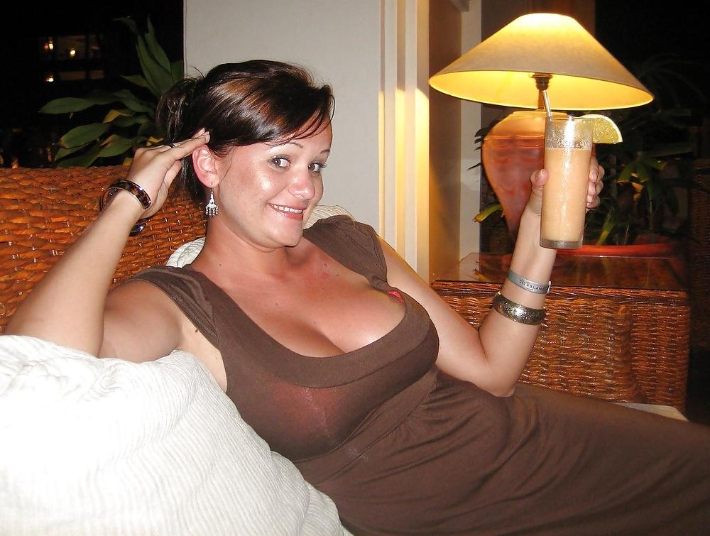 20P Not naked busty facebookwomen 11.