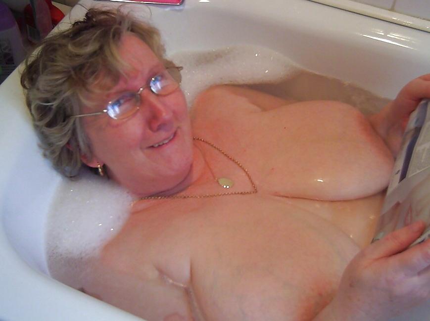 25P Grab a granny 39