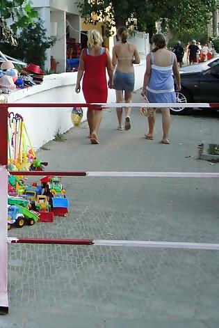 22P Spy feet legs girls romanian