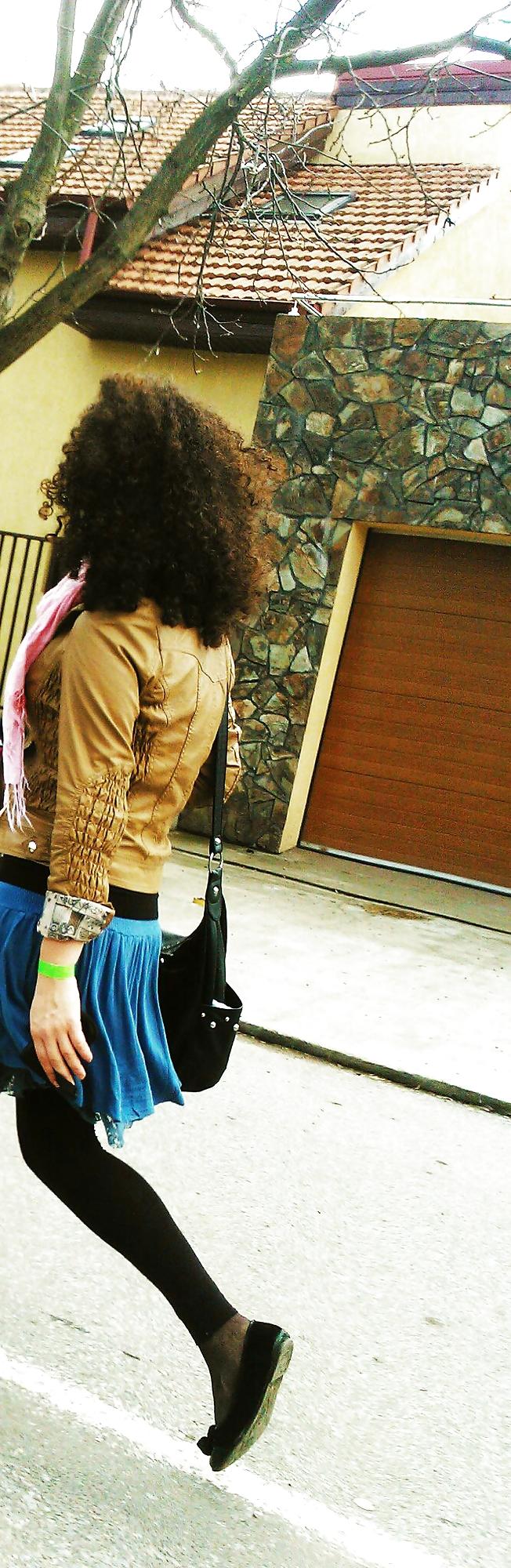 22P Spy feet legs girls romanian