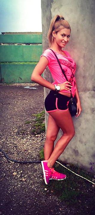 21P Romanian girl: Anna-maria