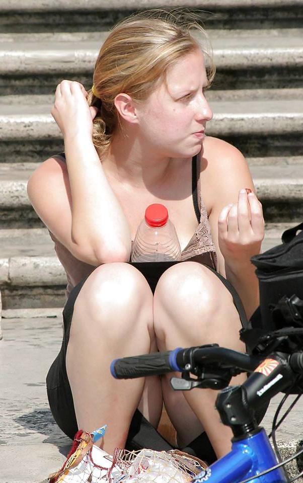 25P Candid upskirt 2