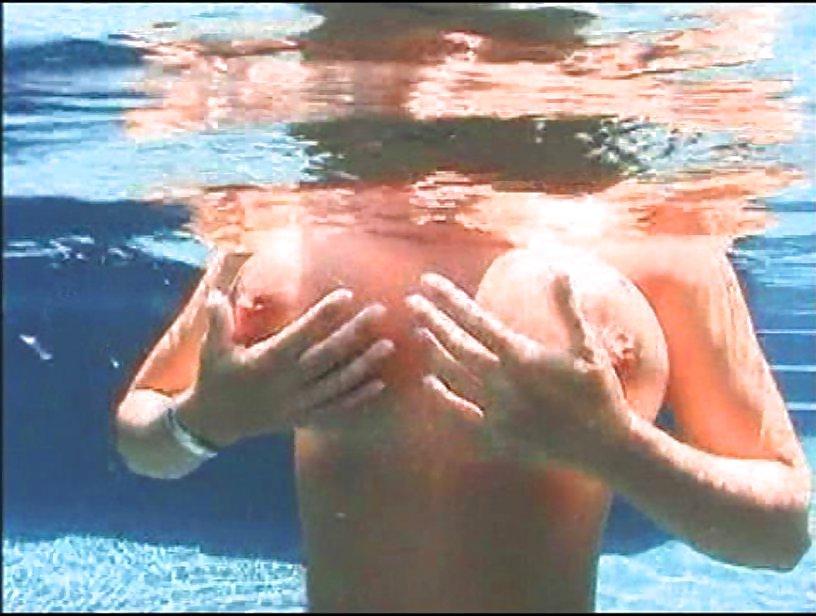 25P Linsey Dawn - Underwater Close Ups