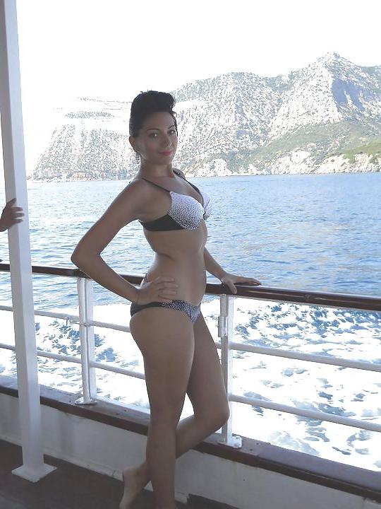 25P Romanian girl: ella