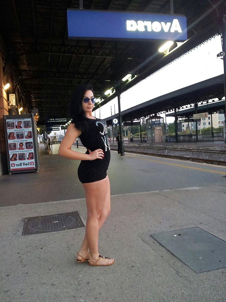 25P Romanian girl: ella