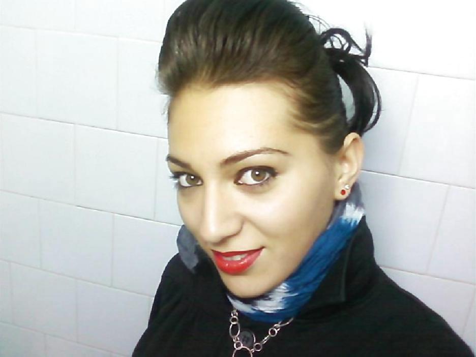 25P Romanian girl: ella
