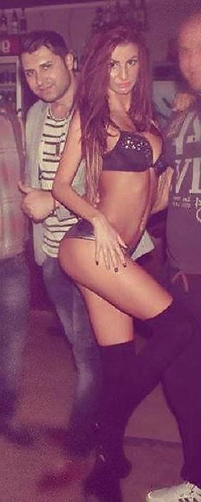 16P Romanian women: Ellysa