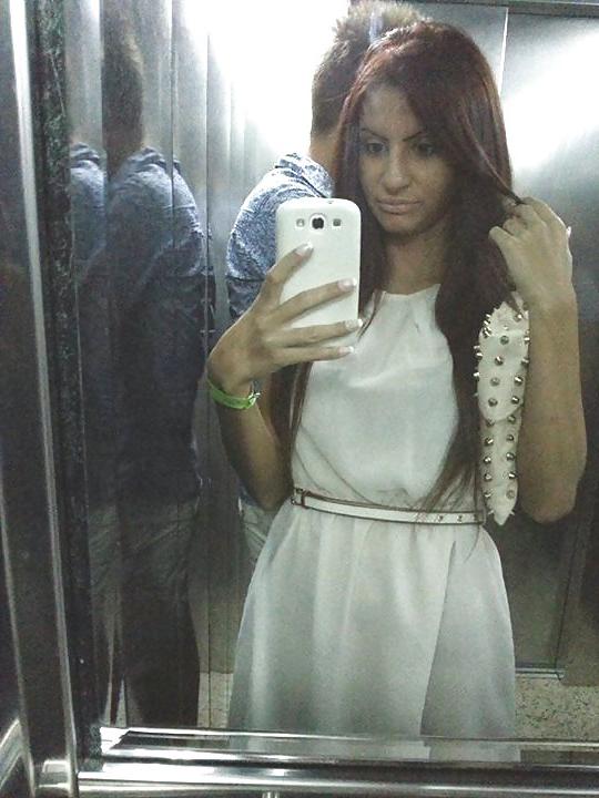 16P Romanian women: Ellysa