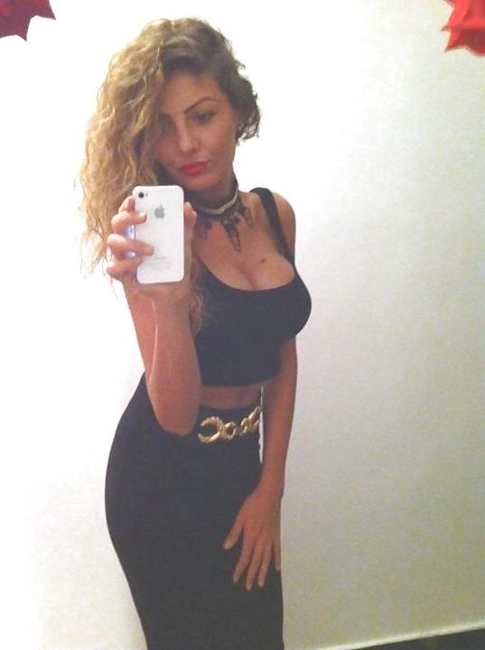 25P Romanian women: Anna