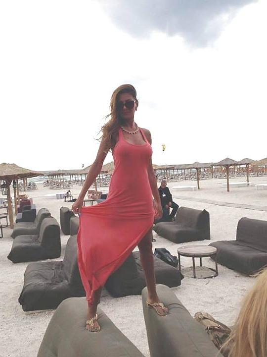 25P Romanian women: Anna