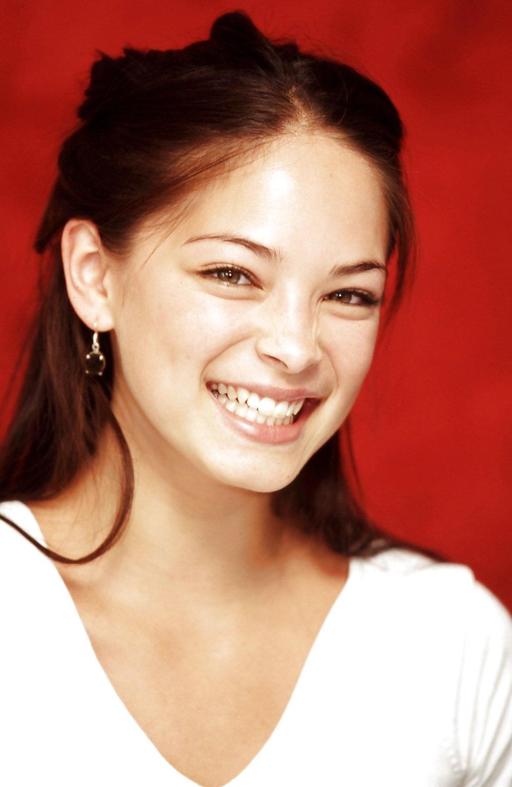 11P Hot Asian Celebrity Kristin Kreuk