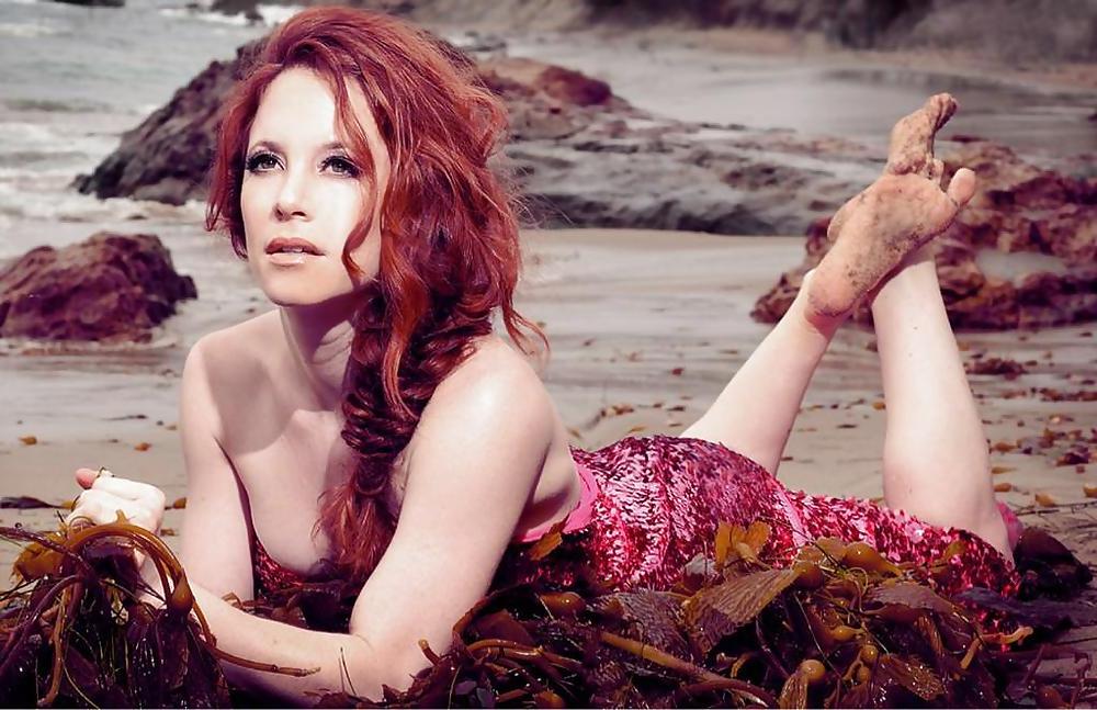25P Anneliese van der Pol  vs. Amy Davidson