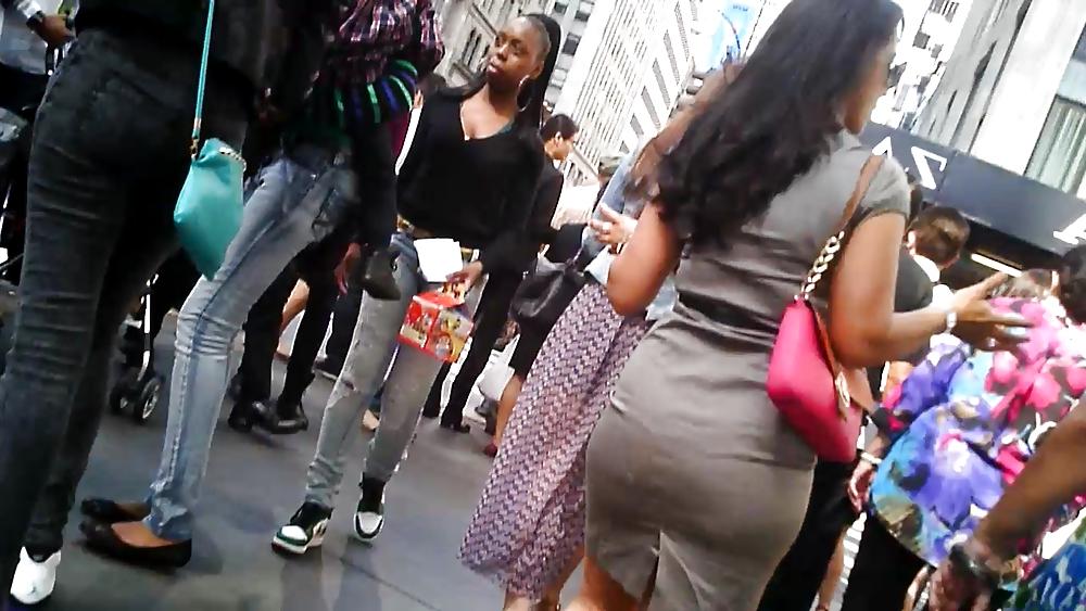 18P Hot Indian Women - Big Butt