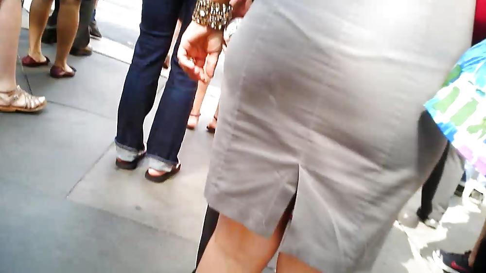 18P Hot Indian Women - Big Butt