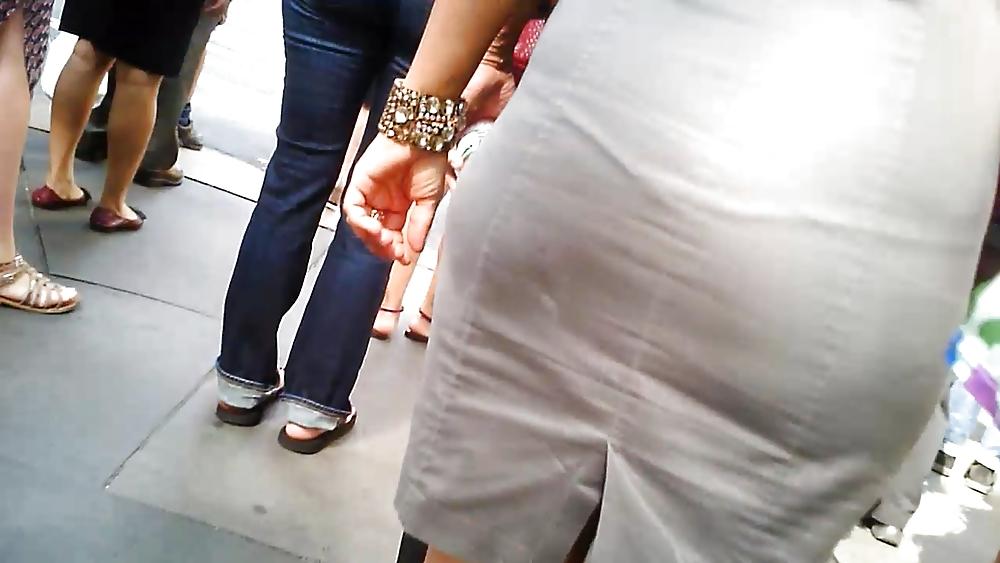 18P Hot Indian Women - Big Butt
