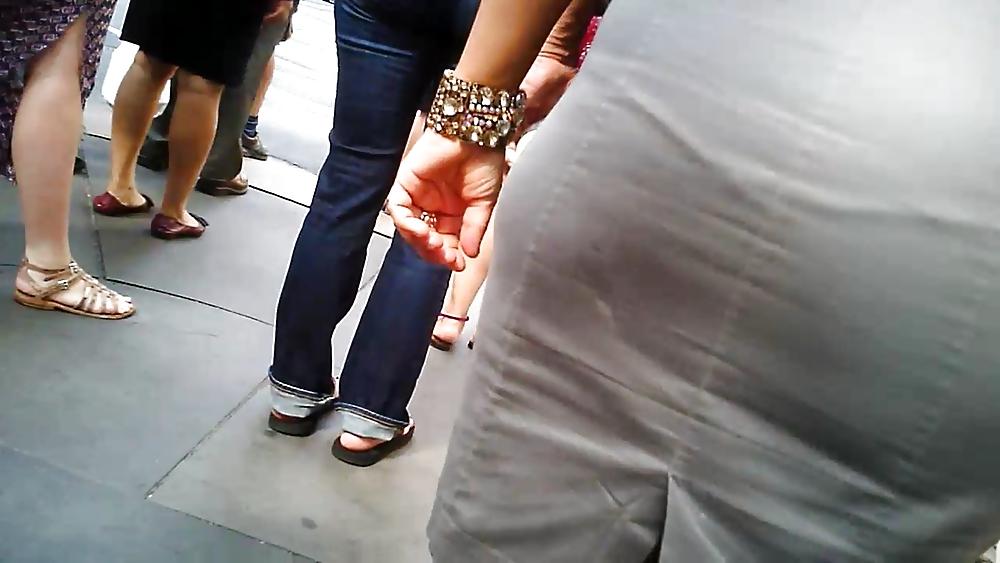 18P Hot Indian Women - Big Butt