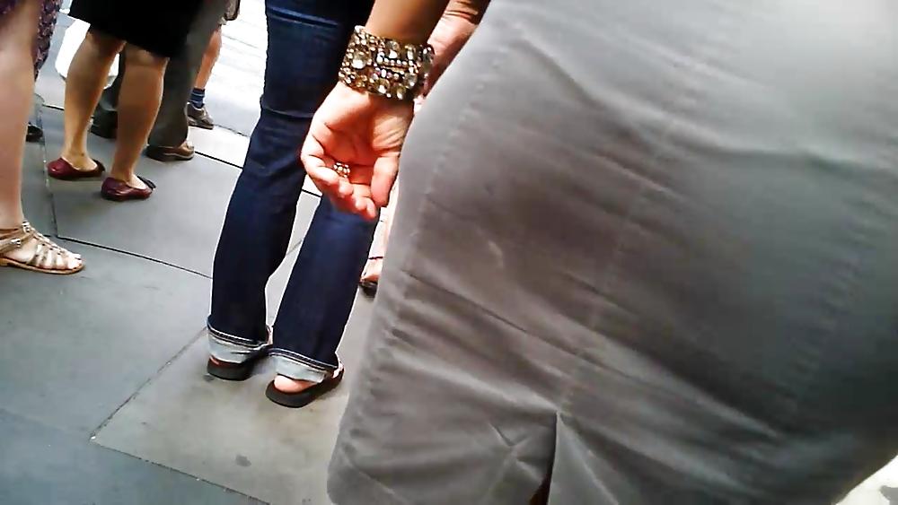 18P Hot Indian Women - Big Butt