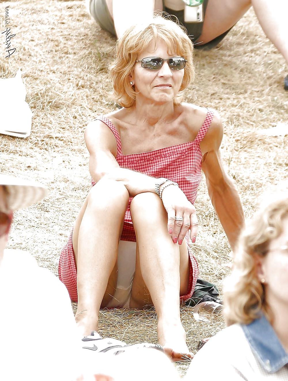 25P Mature and granny upskirts
