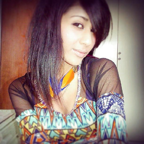25P Tall Skinny Hijabi will make you CUM!