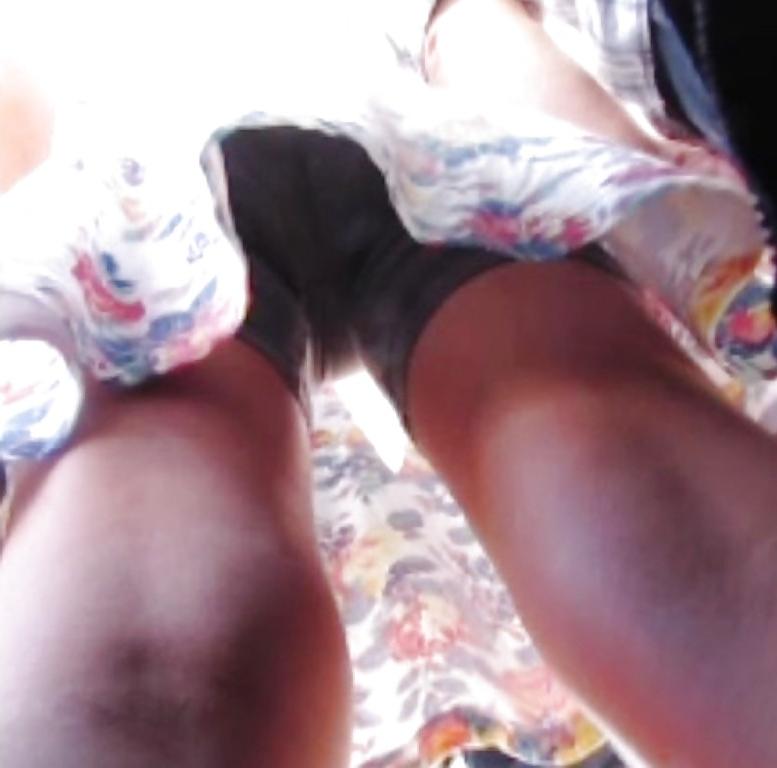 17P Upskirt in metro