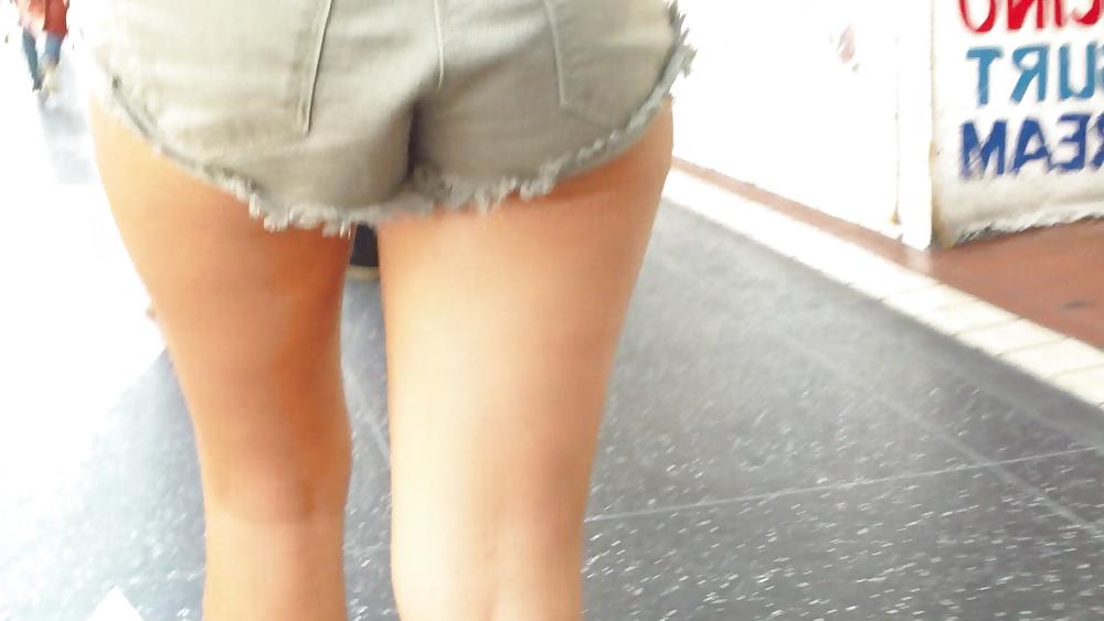 25P Sexy summer teen ass & butt in shorts