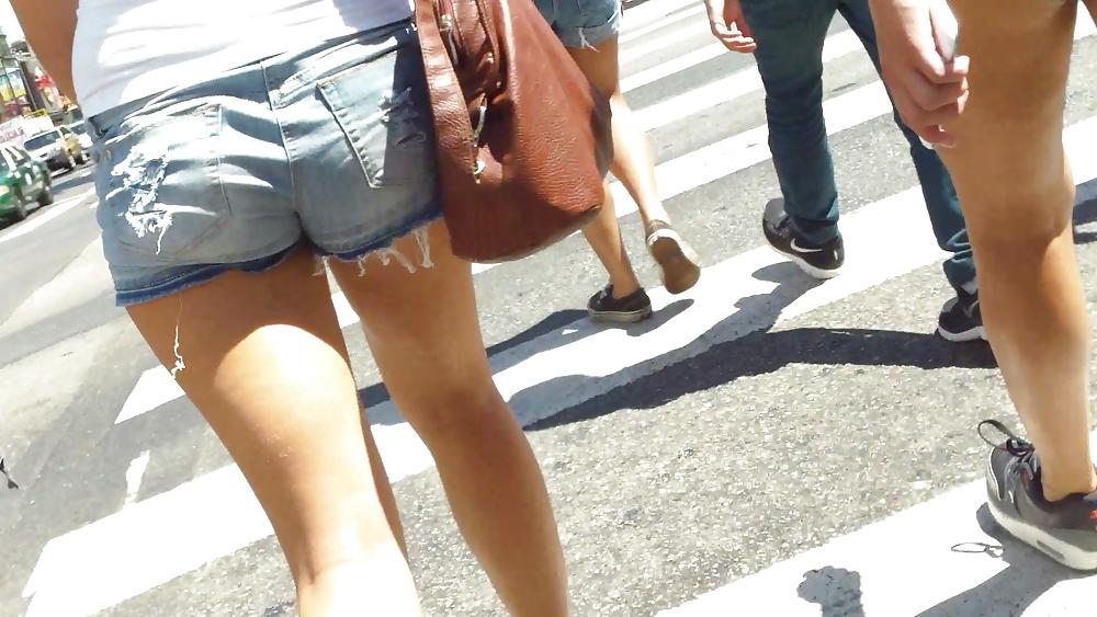 25P Sexy summer teen ass & butt in shorts