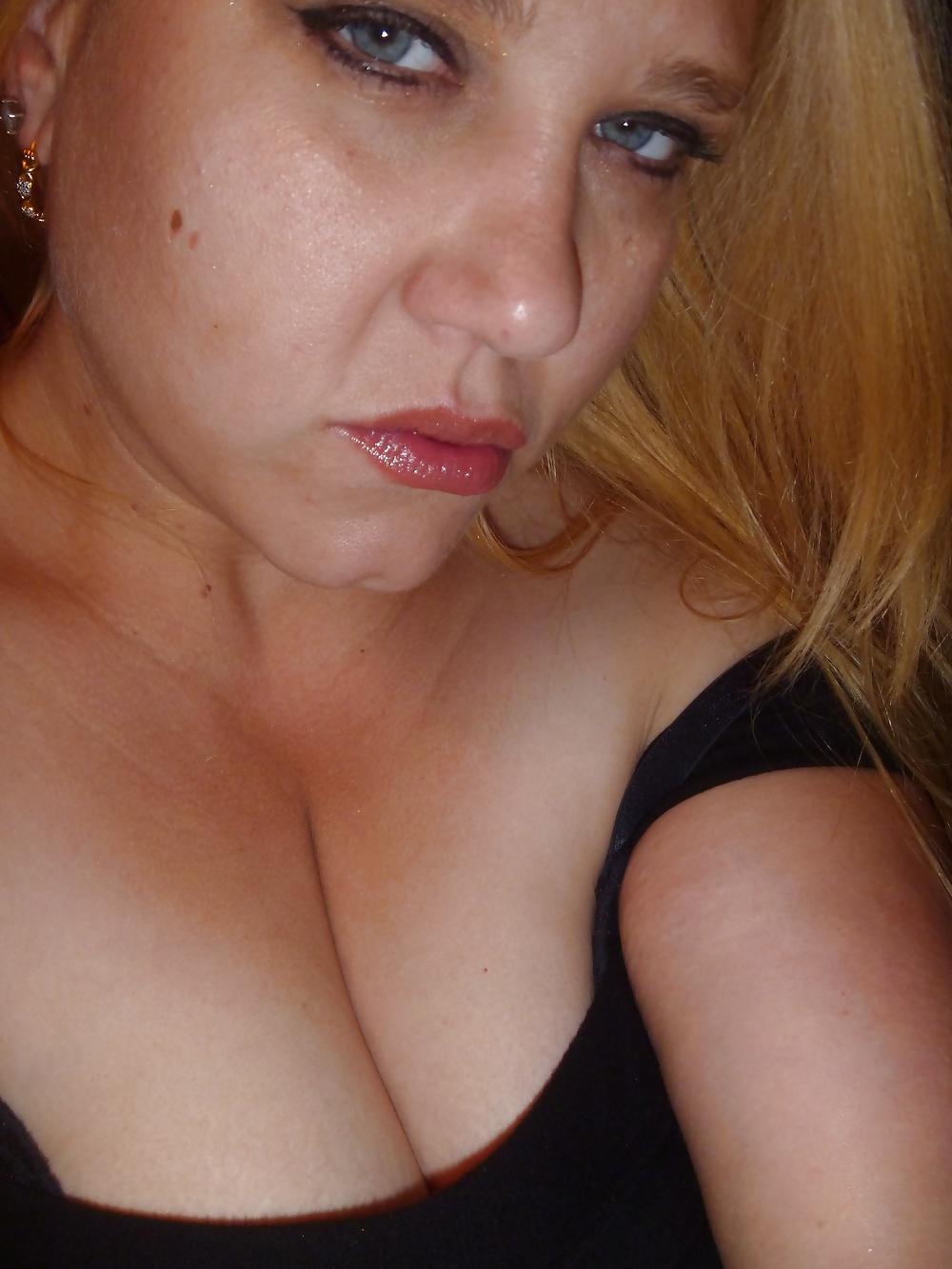 15P Deana Minaj hot bbw ass in panties
