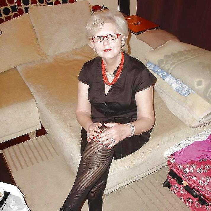 25P Grab a granny 23