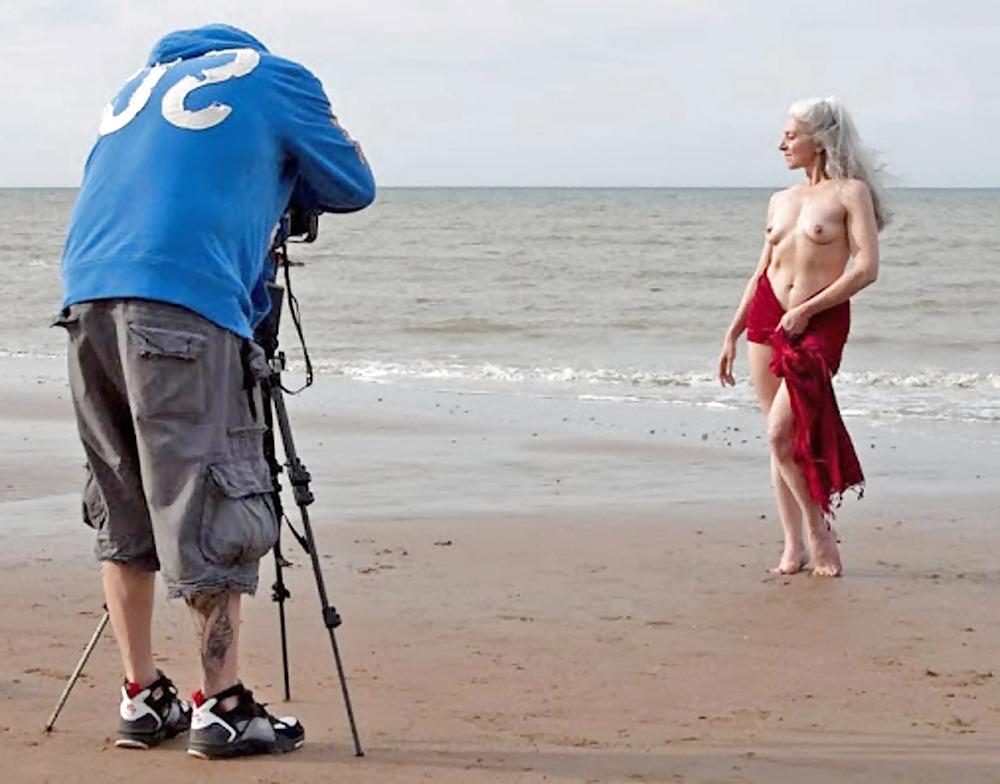 25P Grab a granny 26