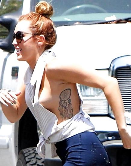 11P Beautiful Celebs Miley Cyrus (Voyeur) 